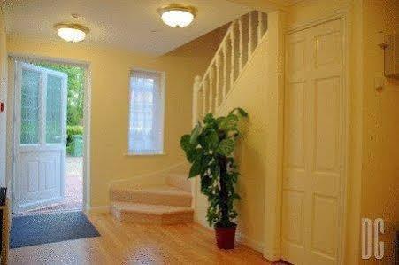 White Gates Hotel Binfield Esterno foto