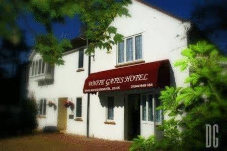 White Gates Hotel Binfield Esterno foto